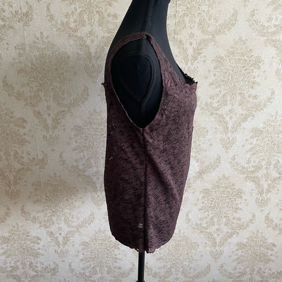 Floral lace camisole - Picture 3 of 8